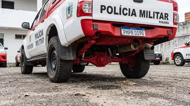 PM conduz mulher à delegacia após furto em loja de roupa em Cajazeiras