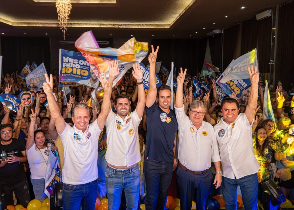 Wilson Santiago e Wilson Filho realizam grande evento com presença de Lucas, João, Nabor e uma grande multidão em João Pessoa