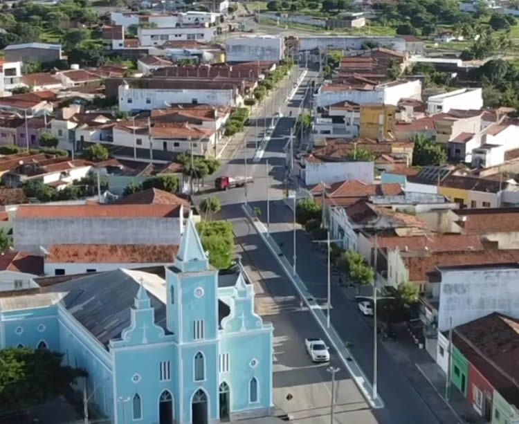 Exclusivo: Secretária de Educação de Uiraúna se afasta do cargo e novo nome é definido para assumir a pasta