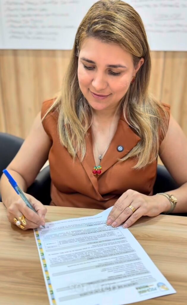 Prefeita Laís Raquel vai reformar e ampliar mais duas escolas em Poço de José de Moura e homologa mais de R$ 2,7 milhões em obras