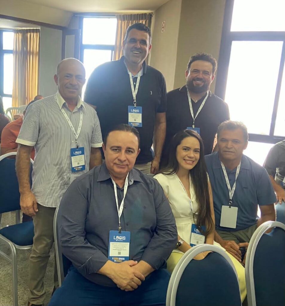 Vereadores que estão em rota de colisão com a prefeita aparecem ao lado dos vereadores da oposição e esquenta ainda mais a política em Uiraúna
